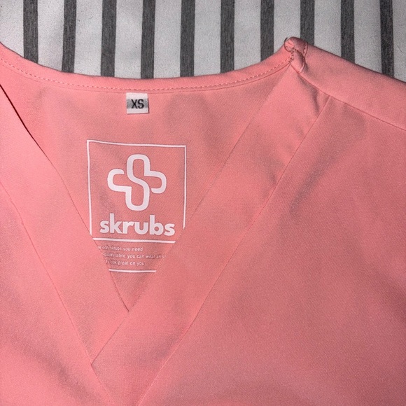 Women's Pink Scrub Set - Picture 3 of 3